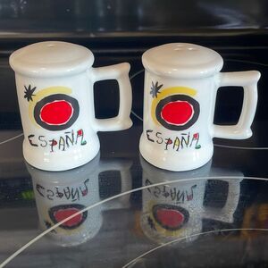 Espana Spain Souvenir Salt and Pepper Shakers 2.5”